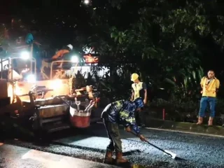 Akhiri Tambal Sulam, Pemprov Sulsel Tingkatkan Kualitas Jalan Hertasning