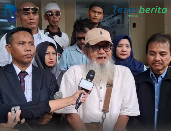 Roy Suryo Pertanyakan Keaslian Skripsi Jokowi dalam Pemeriksaan di Polda Metro Jaya