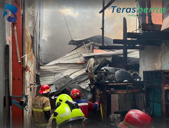 Delapan Rumah Hangus Terbakar di Pemukiman Padat Makassar