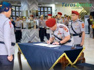 Kapolda Sulsel Pimpin Sertijab Dirreskrimsus dan Dirresnarkoba Polda Sulsel, Tegaskan Rotasi untuk Penguatan Kamtibmas