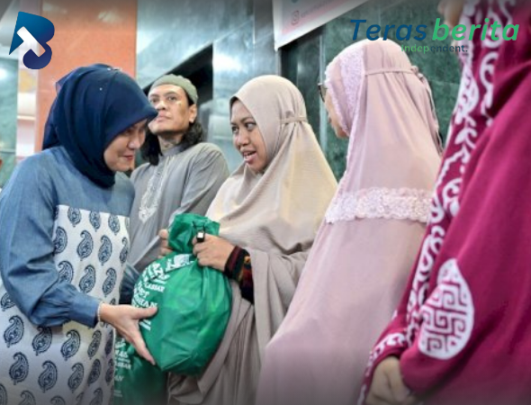 Aliyah Mustika Ilham Tarawih Bersama Warga di Masjid Nurul Jihad Toddoppuli dalam Safari Ramadan Pemkot Makassar