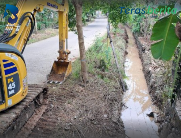 Pemkot Makassar Mulai Normalisasi Drainase di Blok 10 Antang, Excavator Dikerahkan