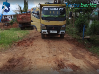 Pengerjaan proyek tanpa anggaran di PDAM IPA 3 Antang mengakibatkan jalan di perumnas Antang Becek