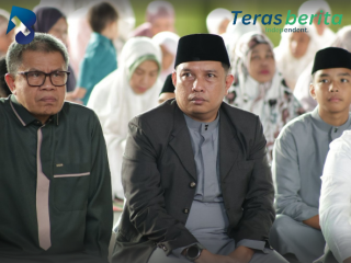 Sekretaris DPRD Makassar Gelar Sholat Idul Fitri Bersama Warga, Pererat Silaturahmi